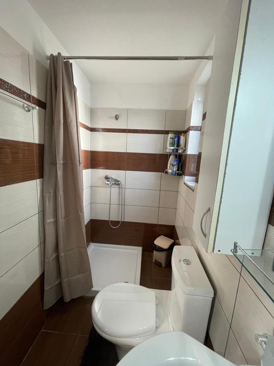 Luigi Guest House Гирокастра Экстерьер фото
