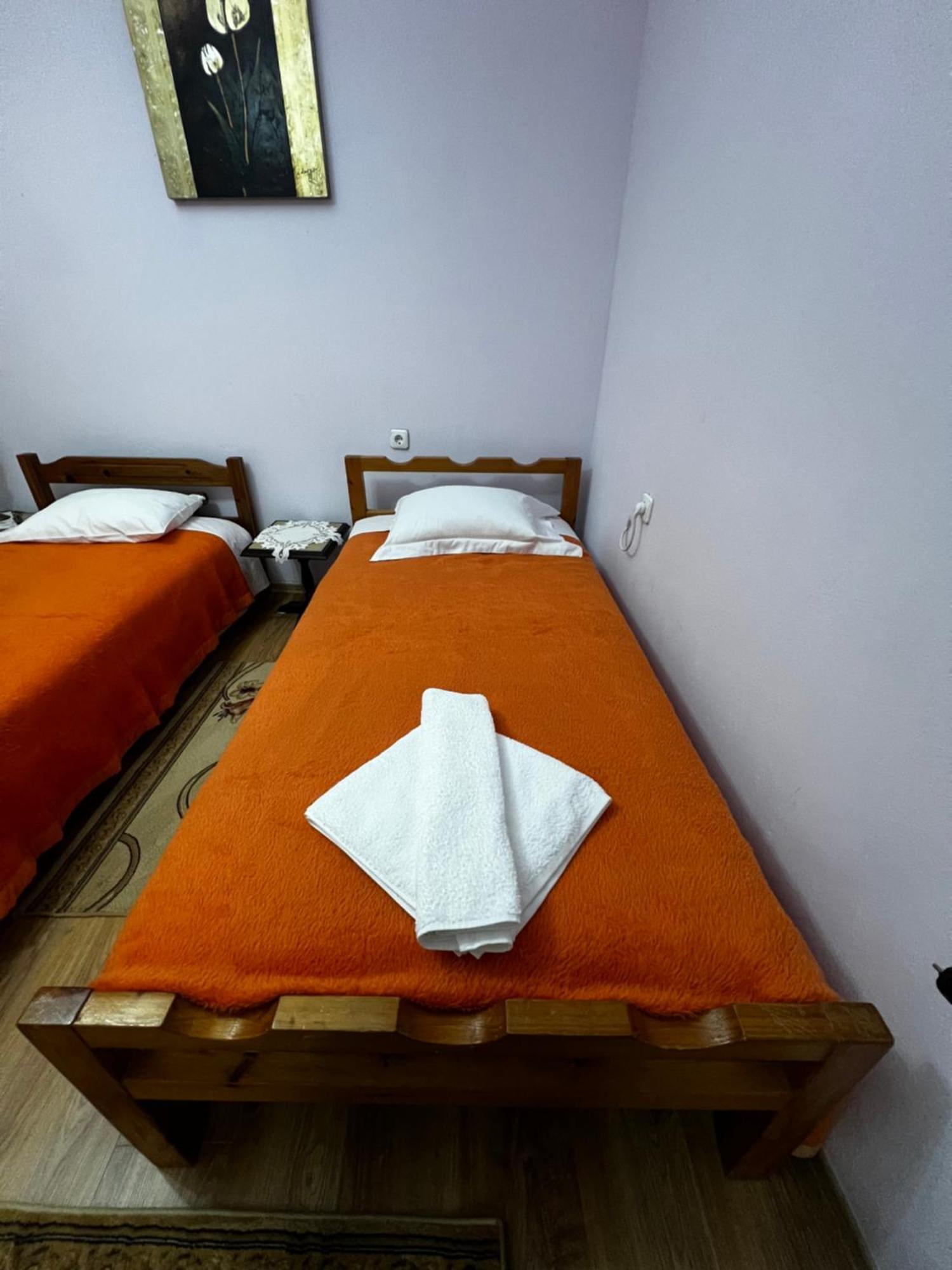 Luigi Guest House Гирокастра Экстерьер фото