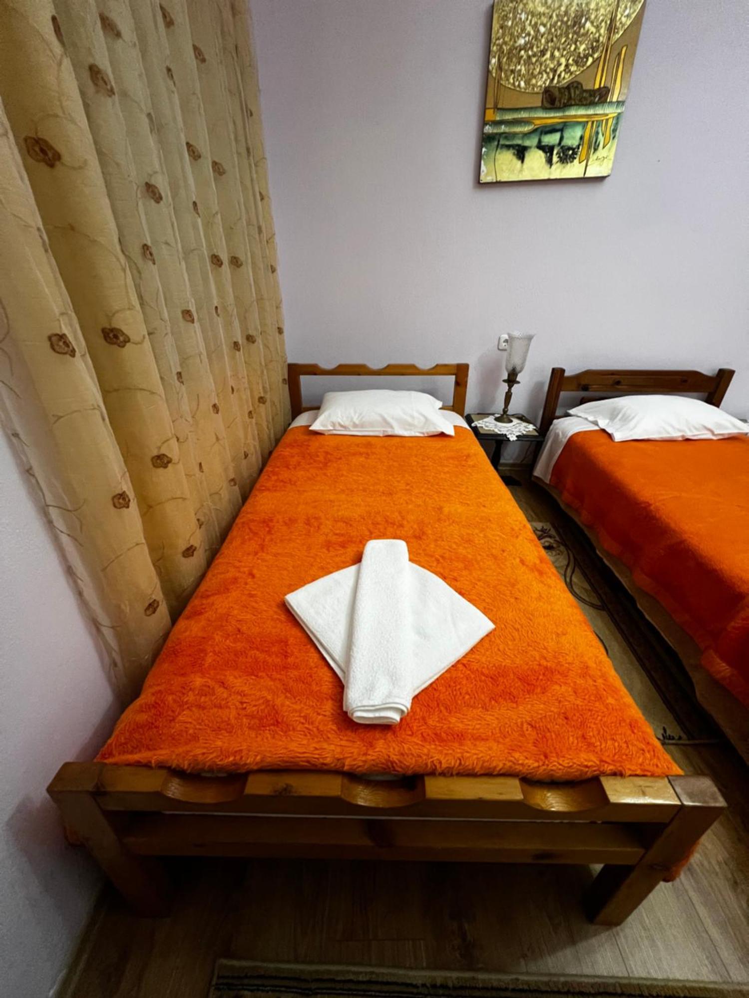 Luigi Guest House Гирокастра Экстерьер фото