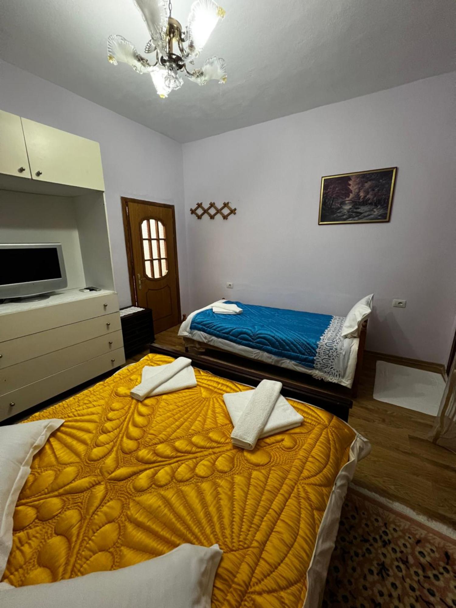 Luigi Guest House Гирокастра Экстерьер фото